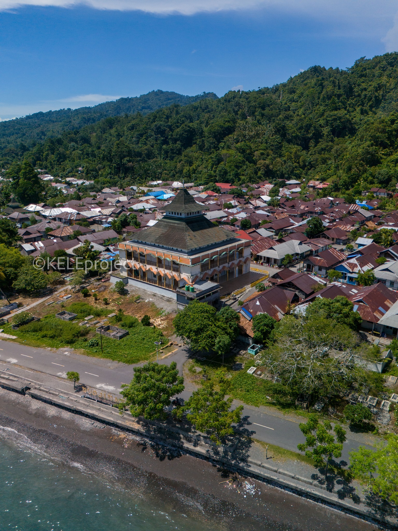 Ketika Tanah Leluhur Dipertaruhkan: Negeri Adat Tamilouw dan Ancaman Tambang
