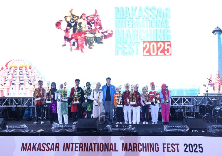 Ketua DPD KNPI Makassar bersama Pelajar dan Musisi Muda Marching band dari Berbagai Baerah