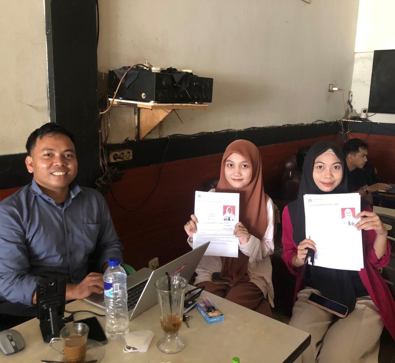 Sardi, Dosen FEB UIT yang Tak Hanya Mengajar Tapi Menggerakkan Akses Pendidikan