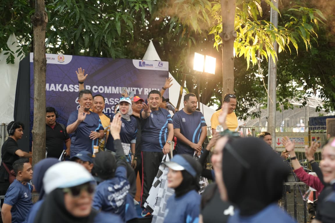 Wali Kota Makassar Lepas dan Bakar Semangat Ribuan Pelari SMAnSA RUN 2025