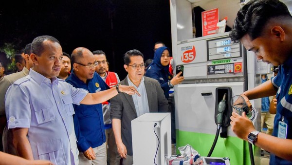 Menteri Bahlil Pastikan Kualitas Pertalite di Jawa Timur Sesuai Standar